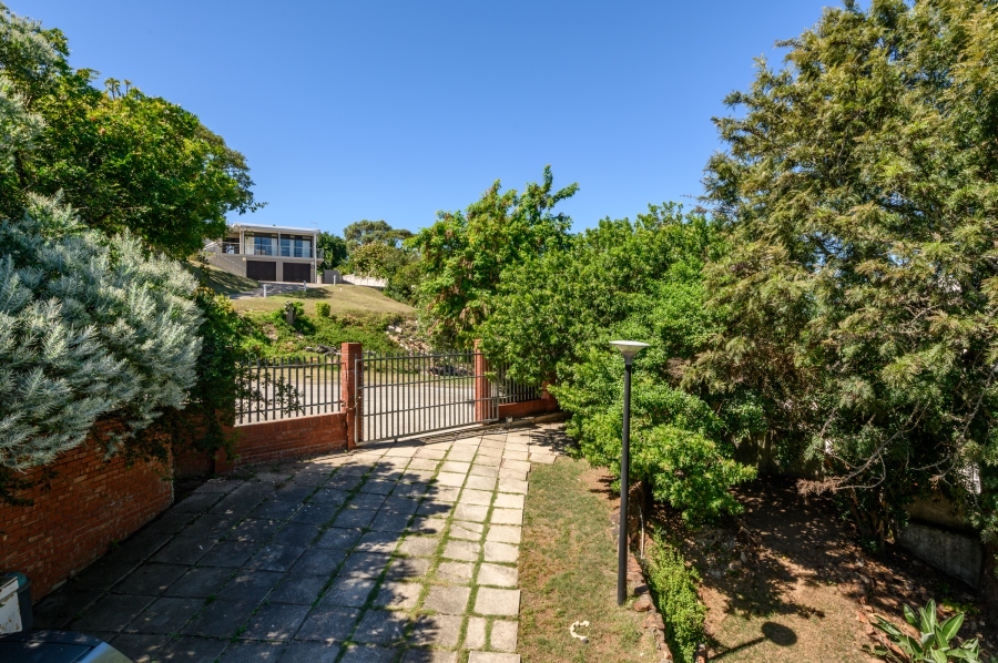 6 Bedroom Property for Sale in Linkside Eastern Cape